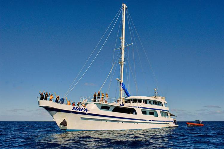 bateau-croisiere-plongee-fidji-naia